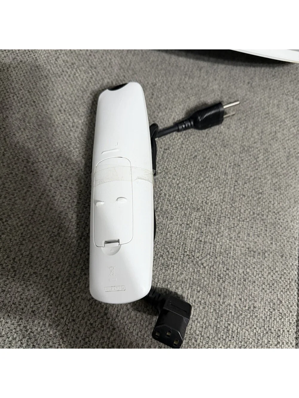 Samsung monitor powers